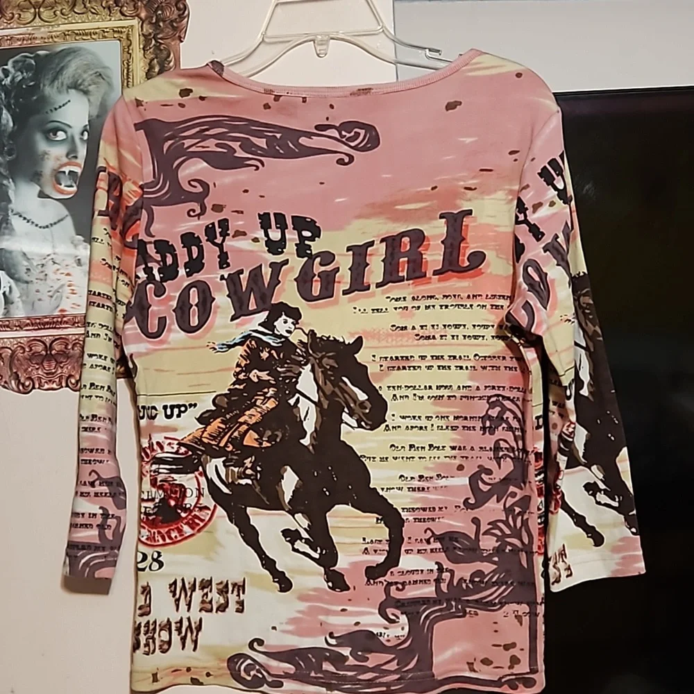 Top - Picture 2 of 3